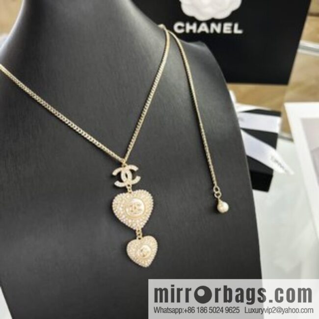 New ☑️ Chanel double c peach heart black and white diamond necklace