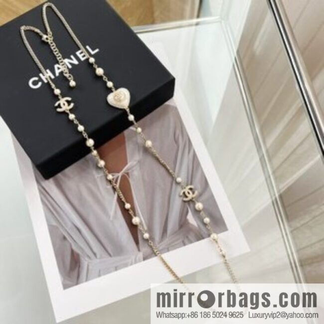 New ☑️ Chanel double c peach heart black and white diamond sweater chain necklace