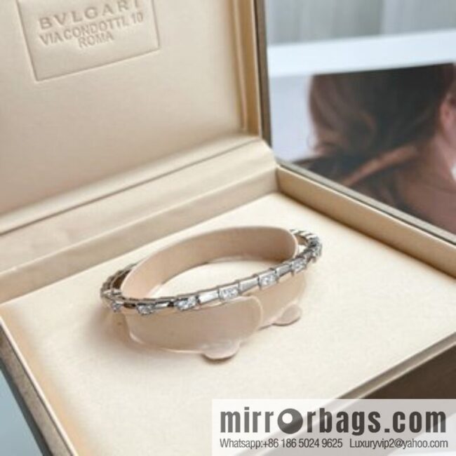 BVLGARI Bulgari SERPENTI VIPER series latest interval drill snake bone bracelet bracelet