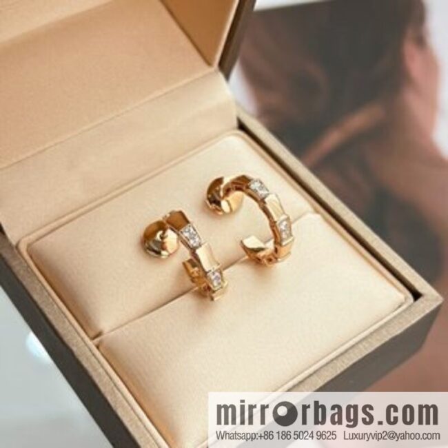 BVLGARI Bulgari SERPENTI VIPER series latest interval drill snake bone stud earrings