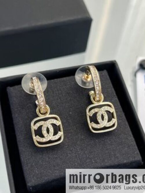 i1663595847_179_1-800x800cifxjt4fn2r4438_20250715233353.jpg New ☑️ Chanel c2 double c square full diamond stud earrings