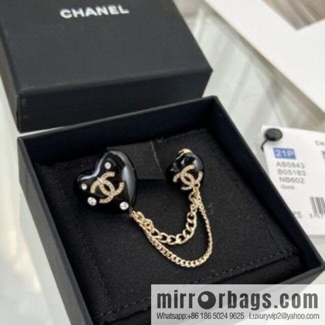 New ☑️ Chanel double c black peach heart love brooch