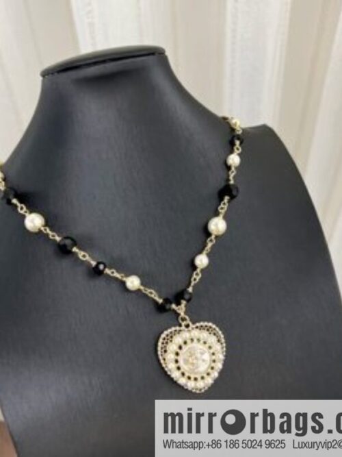 i1663599269_2169_5-800x800hz1zdrfce2g4404_20250715233335.jpg New ☑️ Chanel double c pearl peach heart love necklace