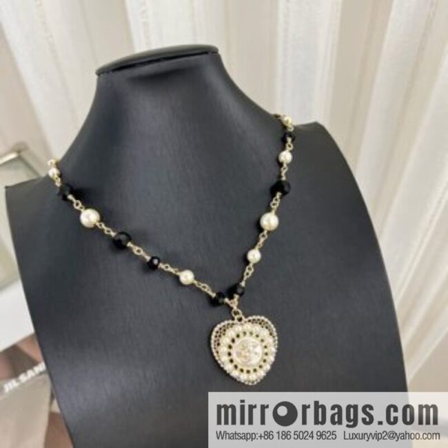 New ☑️ Chanel double c pearl peach heart love necklace