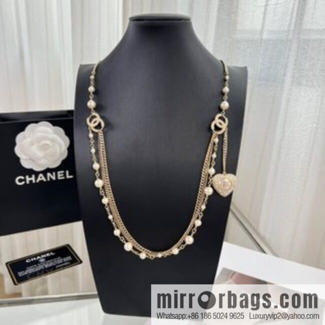 New ☑️ Chanel double c peach heart black and white diamond sweater chain necklace