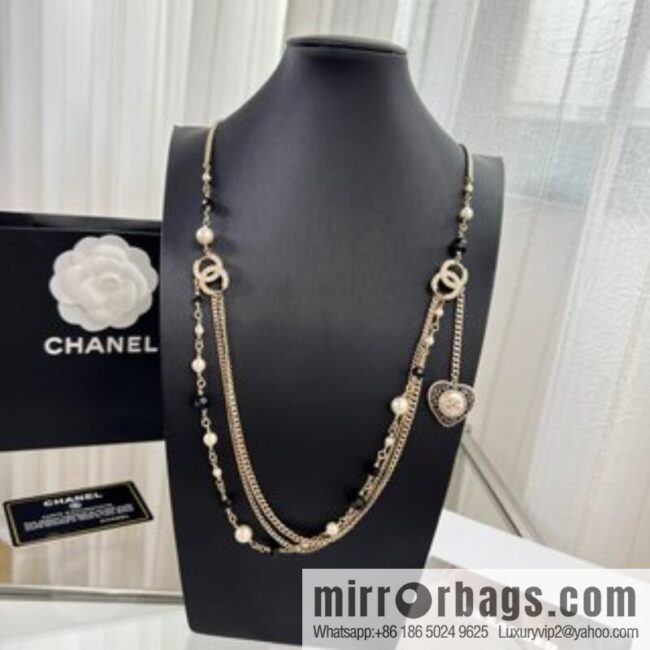 New ☑️ Chanel double c peach heart black and white diamond sweater chain necklace