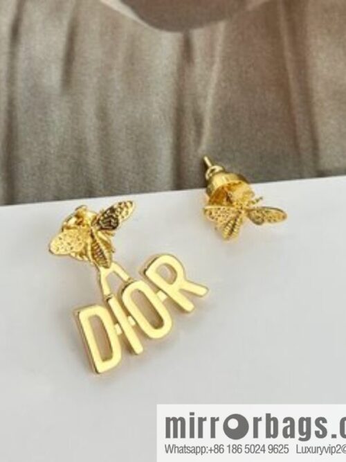 i1663834435_5425_2-800x800hoibw5armls4089_20250715233042.jpg New ☑️ Dior bee letter stud earrings