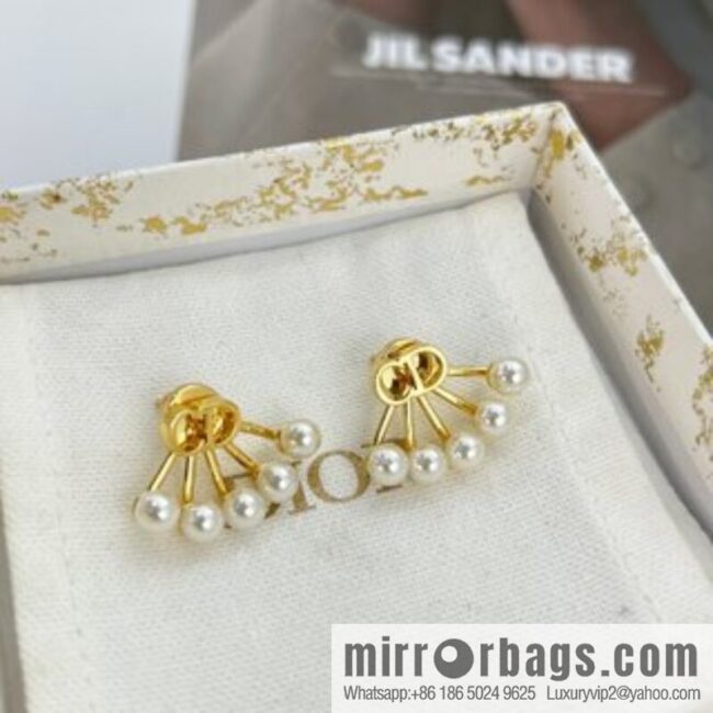New ☑️ Dior CD pearl stud earrings