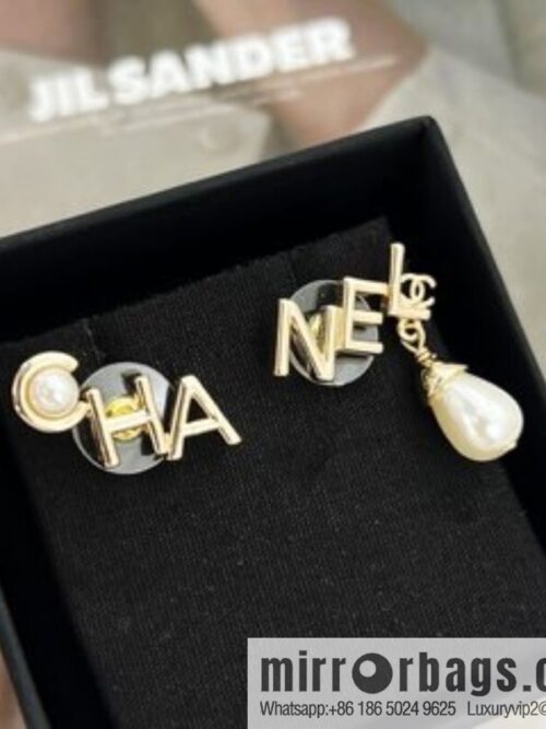 i1665226803_2365_5-800x800clm002o3c0y1010_20250715230209.jpg New ☑️ Chanel double c asymmetric letter pearl stud earrings