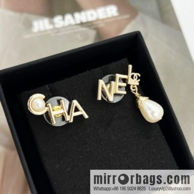 New ☑️ Chanel double c asymmetric letter pearl stud earrings