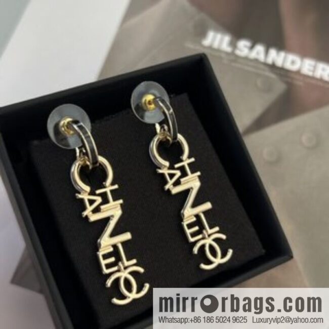 New ☑️ Chanel gold double c letter stud earrings