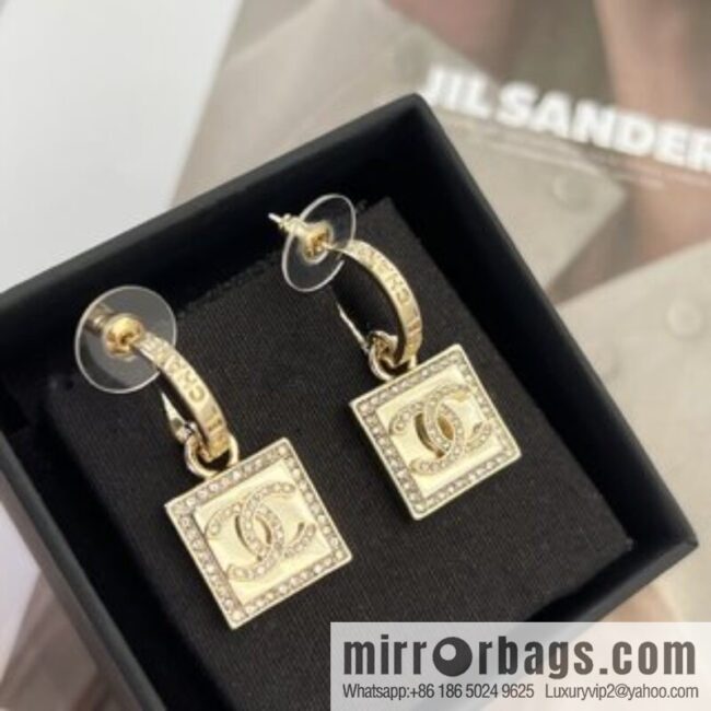 i1665234483_3644_2-800x800ulecnx400ry977_20250715230150.jpg New ☑️ Chanel c2 gold double c square stud earrings