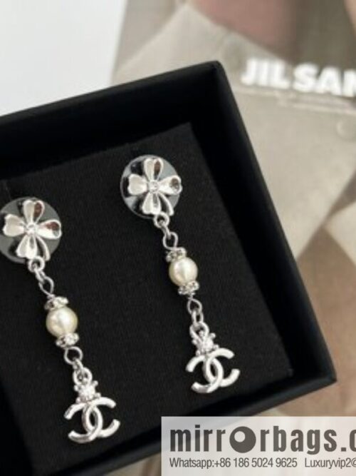 i1665307968_3709_0-800x800md4of3lyrju889_20250715230101.jpg New ☑️ Chanel c3 double c four-leaf clover pearl stud earrings