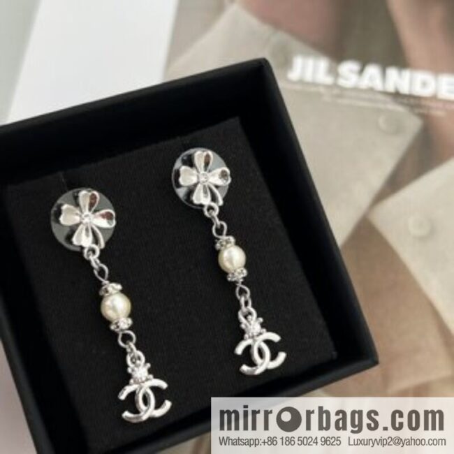 New ☑️ Chanel c3 double c four-leaf clover pearl stud earrings
