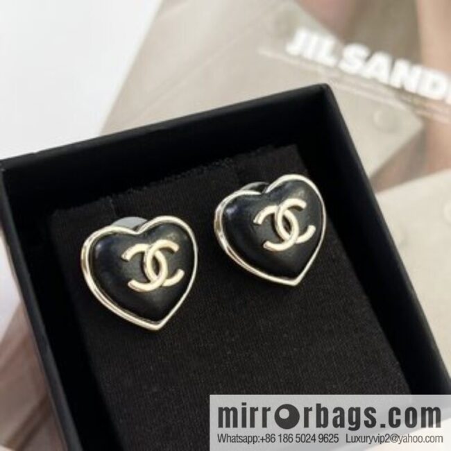 New ☑️ Chanel c1 double c peach heart love stud earrings