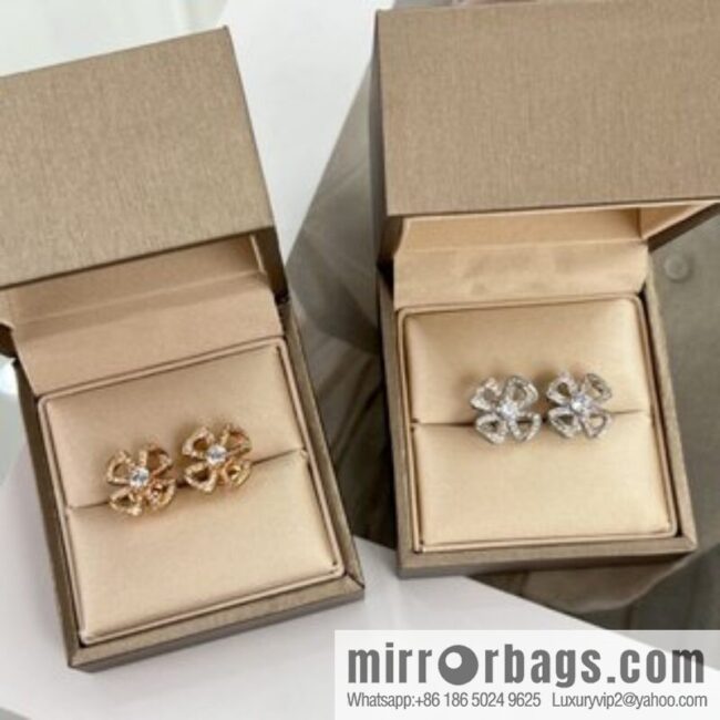 BVLGARI Bulgari series, four-leaf clover stud earrings