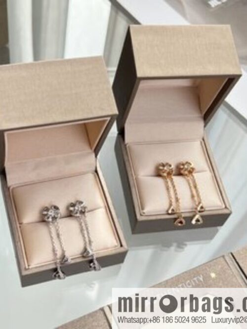 i1665583936_768_0-800x8005honcg3rotw635_20250715225841.jpg BVLGARI Bulgari series, four-leaf clover fringed earrings