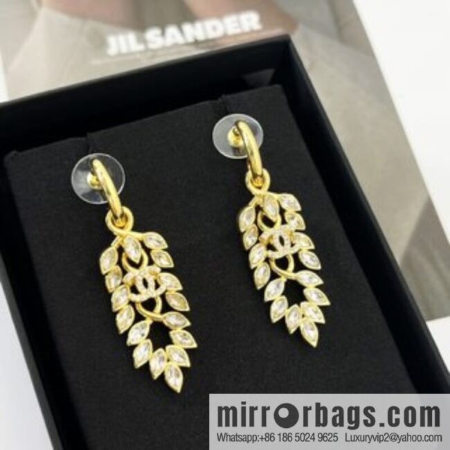 New ☑️ Chanel double c wheat ear gold leaf stud earrings