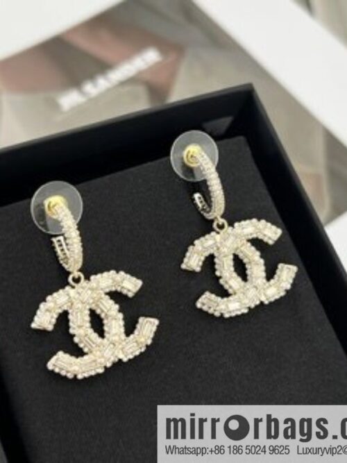 i1666175060_9723_1-800x800apujkfe0e1w179_20250715222605.jpg New ☑️ Chanel c2 double c full diamond stud earrings