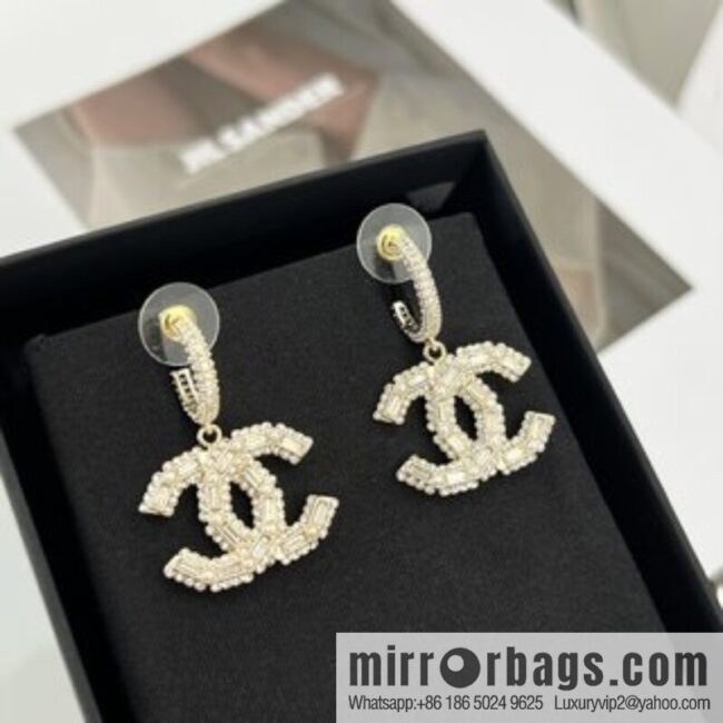 i1666175060_9723_1-800x800apujkfe0e1w179_20250715222605.jpg New ☑️ Chanel c2 double c full diamond stud earrings