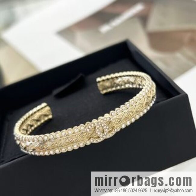 New ☑️ Chanel Double C Full Diamond Bracelet Bracelet