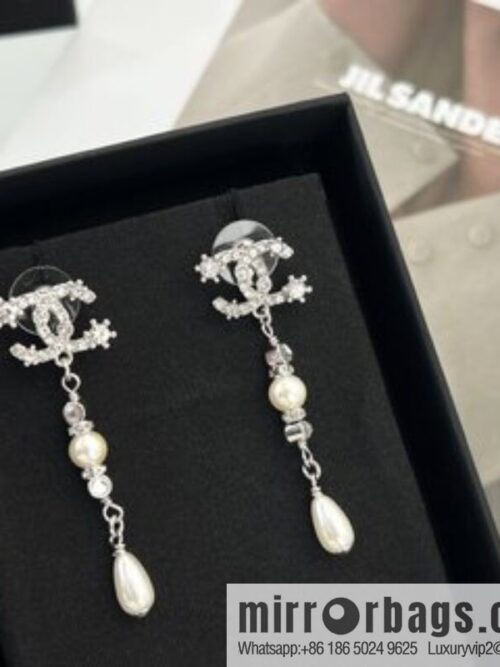 i1666259655_6648_2-800x800hva0iqr2ar489_20250715222516.jpg New ☑️ Chanel double c star pearl stud earrings