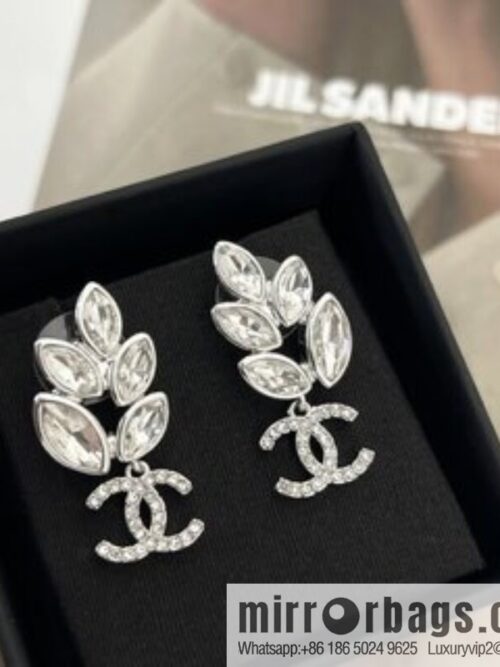 i1666359067_1199_2-800x800r2lsk54rtfo209194_20250709084120.jpg New ☑️ Chanel double c wheat ear horse eye drill earrings