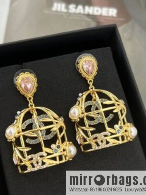 i1666610321_9831_2-800x800ve24ewl2z42206294_20250709072417.jpg New ☑️ Chanel double c gold bird cage stud earrings
