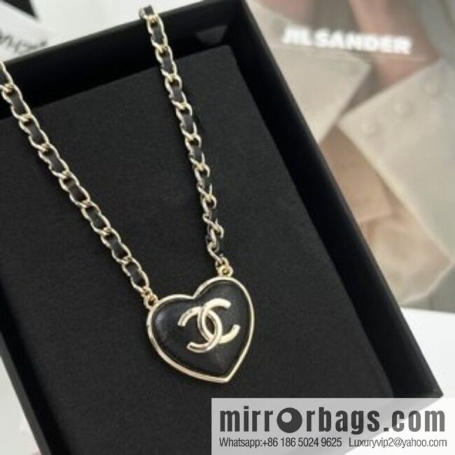 New ☑️ Chanel double c peach heart love necklace