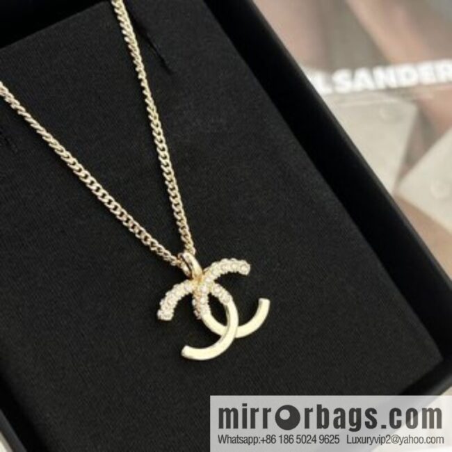 New ☑️ Chanel double c rhinestone patchwork necklace