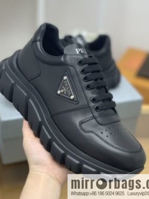 Prada uses soft calfskin men\'s sneakers