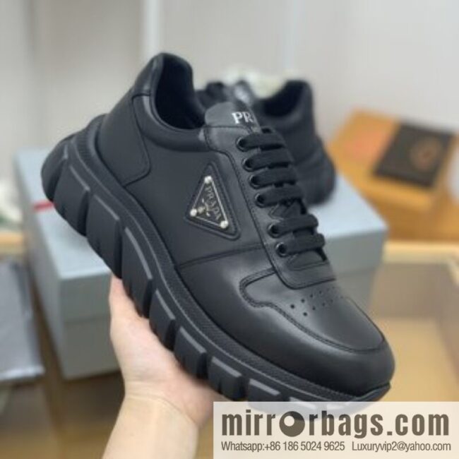 Prada uses soft calfskin men\'s sneakers