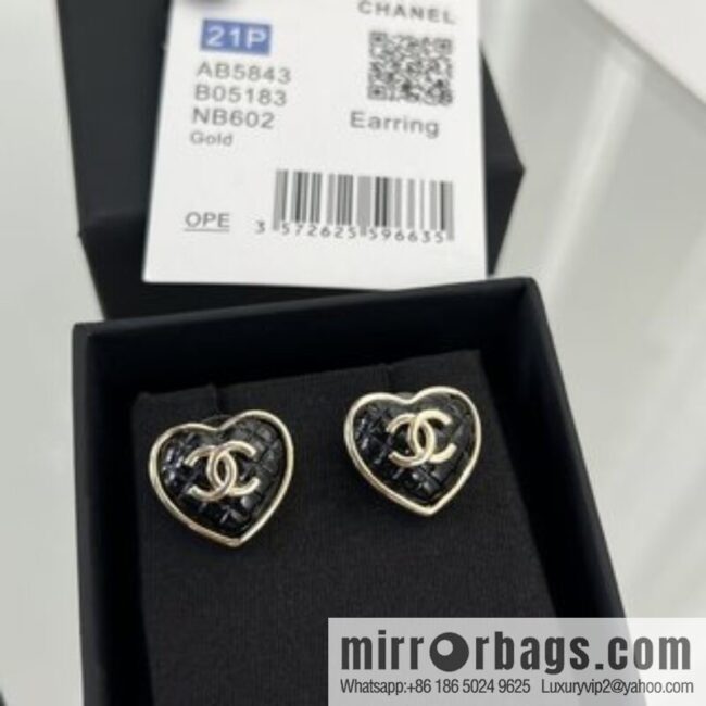 i1666881284_8030_1-800x8001k14s5ivgy5206125_20250709072014.jpg New ☑️ Chanel c1 double c peach heart love stud earrings