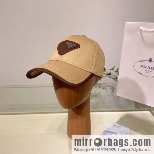 PRADA\'s new unisex baseball cap