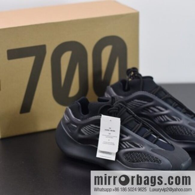 D05X6 pure original version Adidas Adidas Yeezy 700V3 \"Azael\" Kanye coconut luminous upper special-shaped Vintage dad shoes H67799