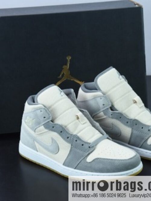 0D1D4 inspected version AJ1Mid middle help, beige, coconut milk high top, item number: DN4281-100