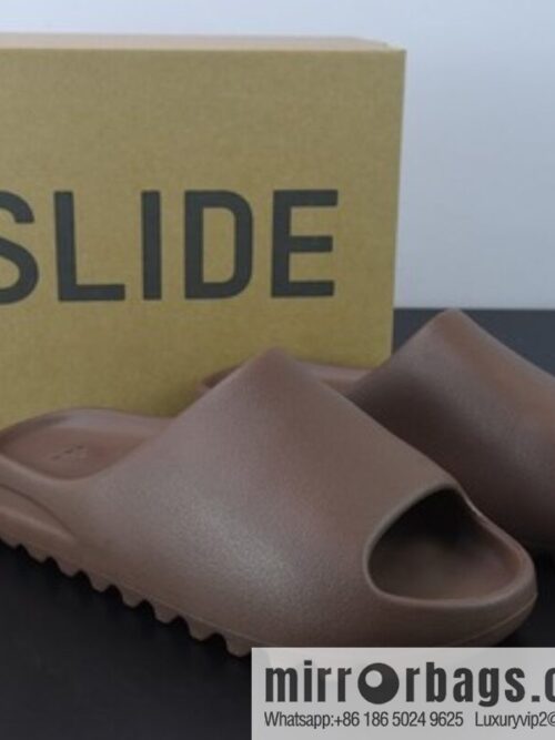 o_1g973koe3gu71jmeacs1vv81n42ec-800x800povt1qedyq374161_20250719065025.jpg H06N2 Pure YEZY SLIDE Coconut Slippers Brown Bite Flower, Item No. GX6141