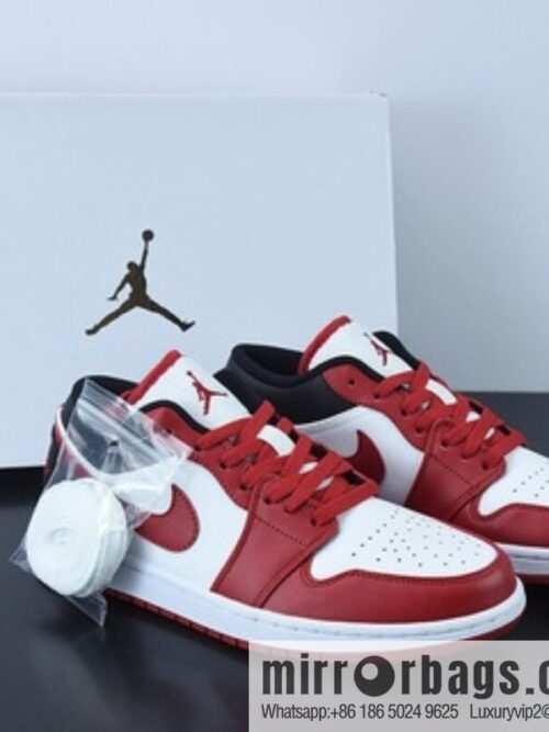 o_1g9esqsffpfpksr2sg1e1g16cthc-800x8000lfb2verwgb72531_20250719062819.jpg Air Jordan 1 Low \"Chicago Bulls\" AJ1 Joe 1 Black and white red low top sneakers Item number: DC0774-160