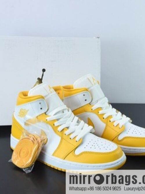 Air Jordan 1 Mid white and yellow, the same basketball shoes as Unisex in the middle series, item number: BQ6472-117