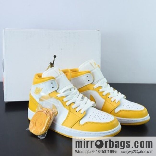 Air Jordan 1 Mid white and yellow, the same basketball shoes as Unisex in the middle series, item number: BQ6472-117