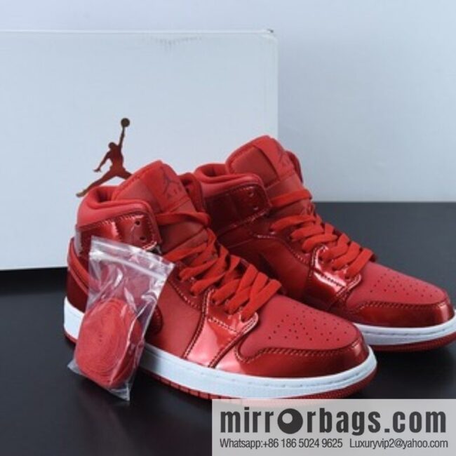 Air Jordan AJ1 Mid Help, red patent leather Unisex basketball shoes of the same style, item number: DH5894-600