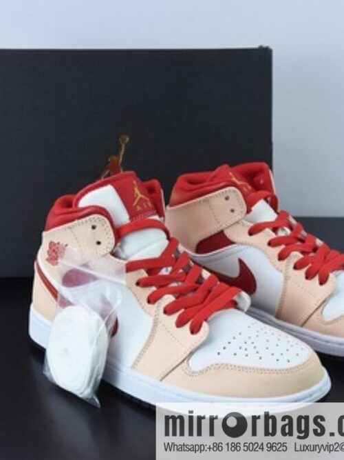 J09L3 inspected version AJ1 MID Zhongbang, yellow and white Unisex basketball shoes of the same style, item number 554725-201.