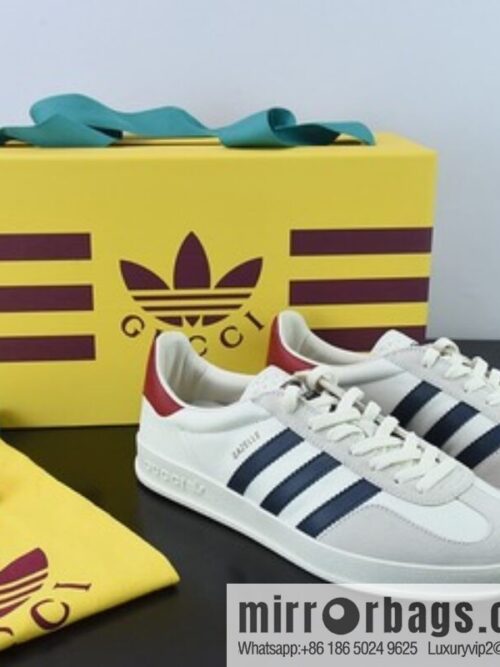 o_1gc3nqsuuj12ocp17sl1hi17p63i-800x800svzteglqnk565093_20250719015021.jpg Gucci Gucci x German sports brand Adidas Originals Gazelle \"Esquinty Gucci\" Antelope series low-top Vintage versatile casual sports shoes