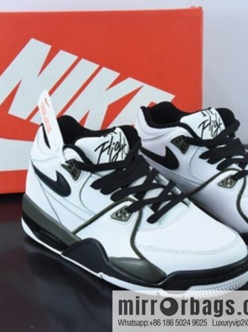 Air Flight Legacy in white and black, combining classic Air Jordan 3 with Air Jordan 4 elements. Item number: CJ5390-101