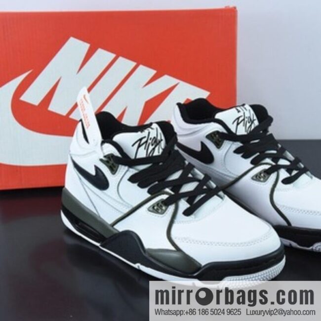 Air Flight Legacy in white and black, combining classic Air Jordan 3 with Air Jordan 4 elements. Item number: CJ5390-101