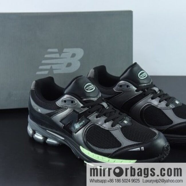 New Balance ML2002 Series Vintage Daddy Style Unisex Casual Shoes Couple Versatile Jogging Shoes Sports Men\'s Shoes Women\'s Shoes M2002RLD