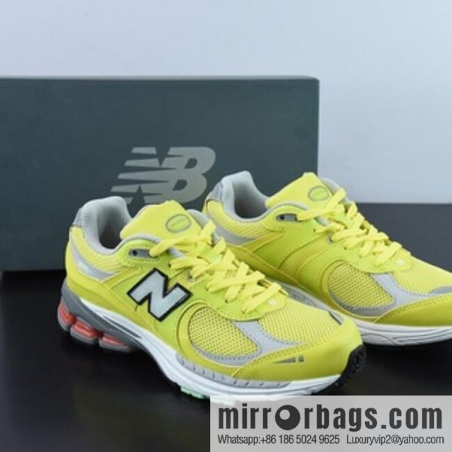 New Balance ML2002 Series Vintage Daddy Style Unisex Casual Shoes Couple Versatile Jogging Shoes Sports Men\'s Shoes M2002RLC