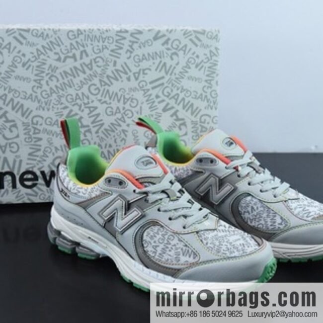 New Balance ML2002 Series Vintage Daddy Style Unisex Casual Shoes Couple Versatile Jogging Shoes Sports Men\'s Shoes ML2002RGD