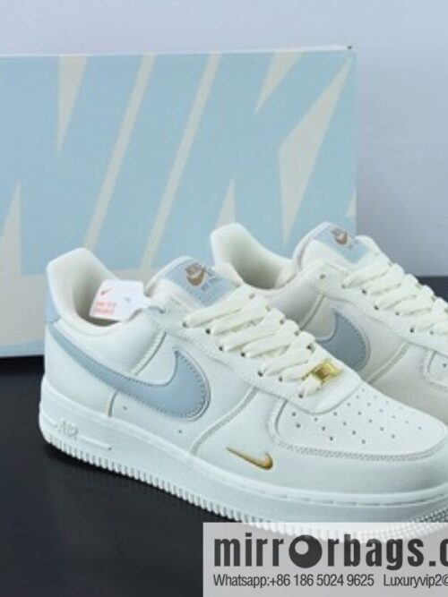 o_1gd7sfm9e2i7tjcqd516l41qkm75-800x80013mcr5fbkwu62388_20250719011749.jpg Air Force 1 \'07 Low QS \"Sail/Light Blue/Gold\" Air Force One Classic Low Top Versatile Casual Sports Board Shoes \"Canvas Off White Light Blue Mini Double Hook\" Item Number MN5696-009