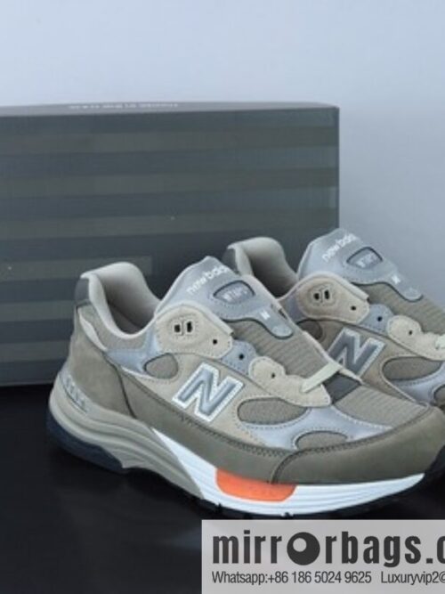 o_1gfl2vt69q441miq13c9qpro9p6e-800x800det1a5sx4da55655_20250718235130.jpg WTAPS x New Balance M992WT New Balance NB992 joint president Vintage jogging shoes, gray-green